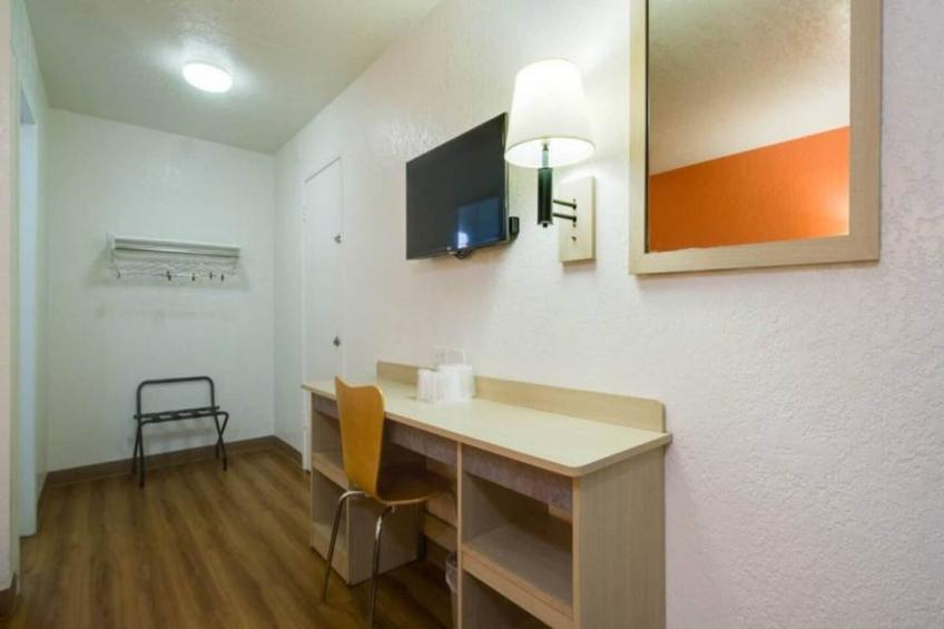 1 Queen Bed  Non-Smoking - foto 24