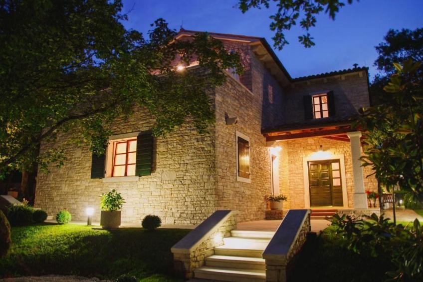 Luxusvilla mit Garten und Pool sowie herrlicher Aussicht - foto 19