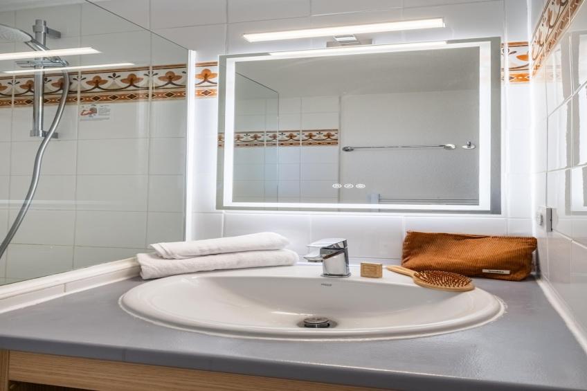P&V Premium les Rives de Cannes Mandelieu Apartment 6 people - 2 bedrooms - Terrace - Garden level - Renovated - foto 8