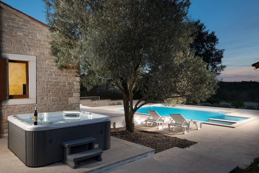 Haus in Bertoši mit privatem Pool - foto 29