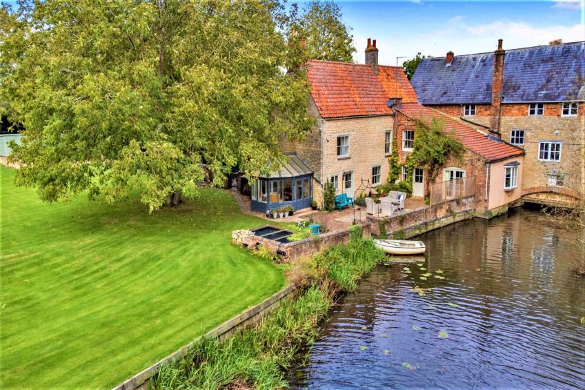 Islip Mill House - Beautiful Riverside Home - foto 32