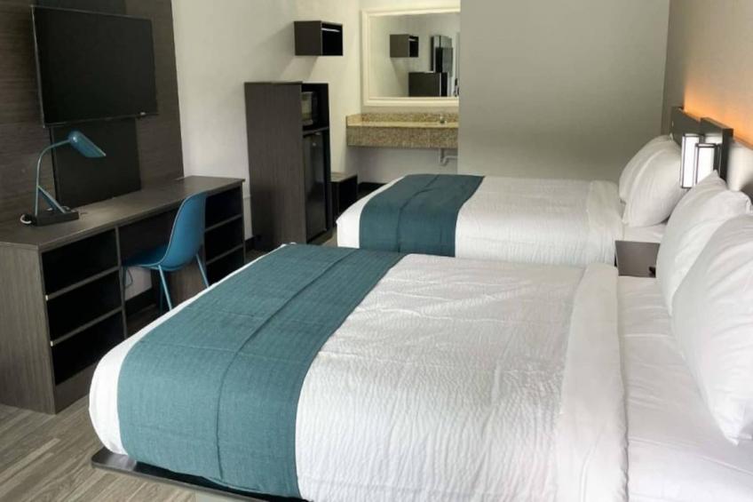 2 Full Beds  Smoking Kitchen - foto 8