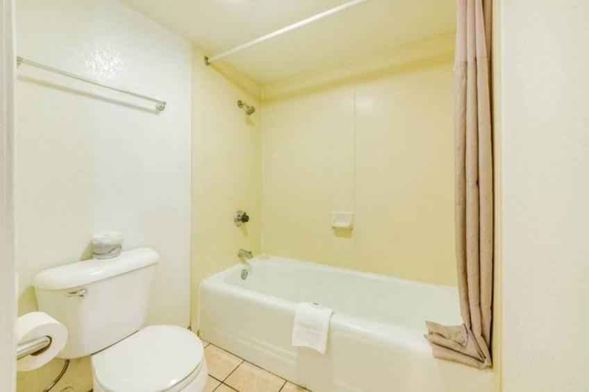 2 Queen Beds  Non-Smoking - foto 30