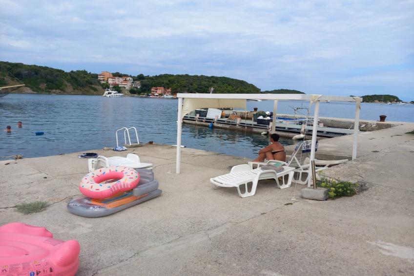 Guest House Green Corner Supetarska Draga - Triple Room with Terrace and Sea View - foto 10