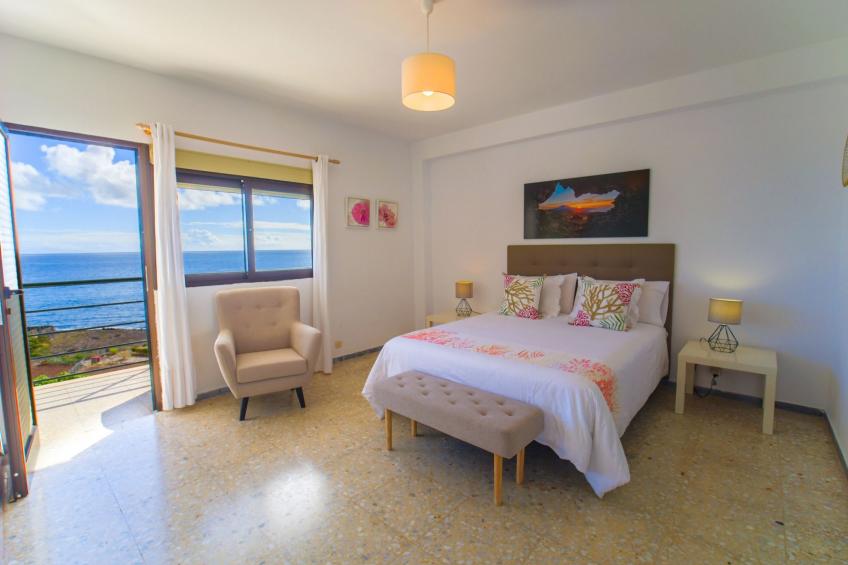 Zweitstöckiges Ferienvilla mit Terrassen, Pool, Sauna sowie herrlichem Berg- un - foto 20