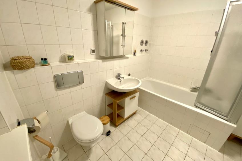 Moderne und gemütliche Ferienwohnung in Zwickau free Wifi und Netflix - foto 7