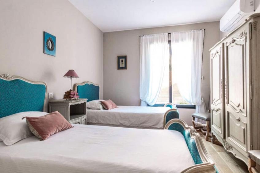 La Verdière - Maison Contemporaine De Plain Pied Avec Jardin Et Piscine Pri - foto 11