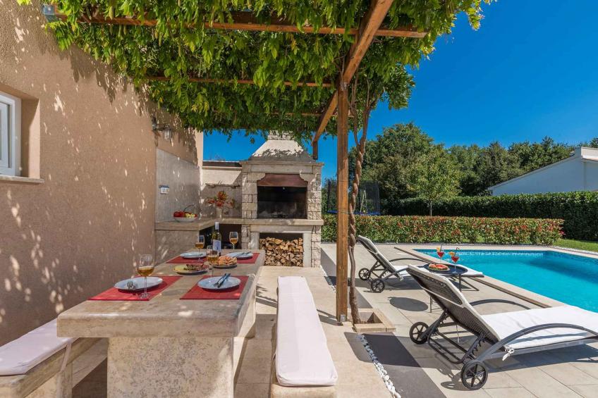 Villa with private swimming pool - BF-2WNRW