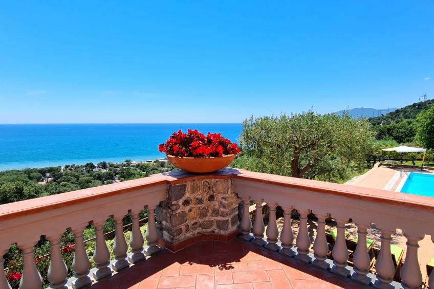 Traumvilla mit Panoramapool - foto 2