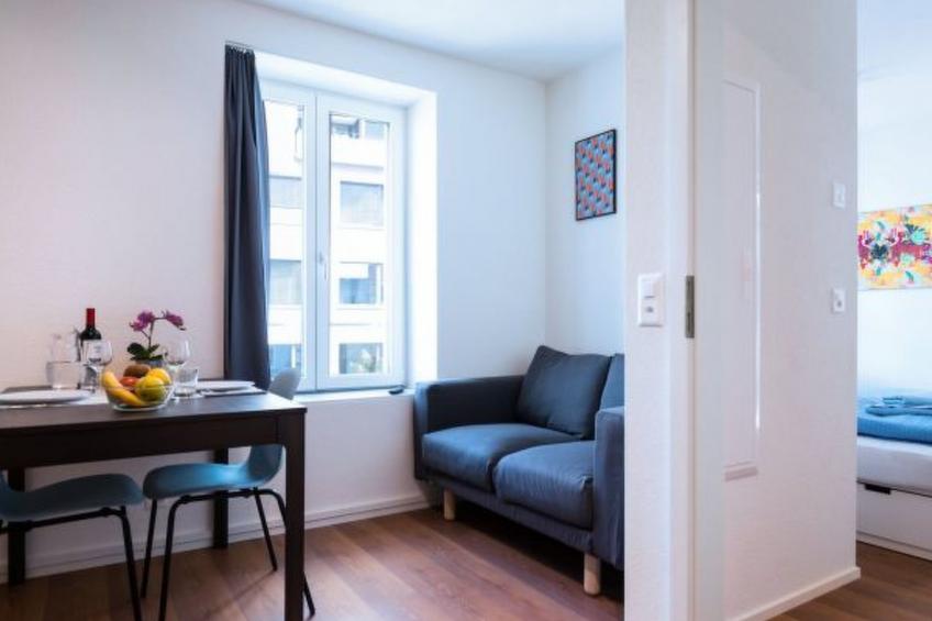 ZH Jaguar III - Altstetten HITrental Apartment