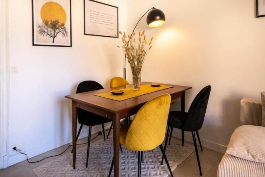 06b - Beau 2 Pièces Rénové Avec Terrasse Vue Mer - foto 12