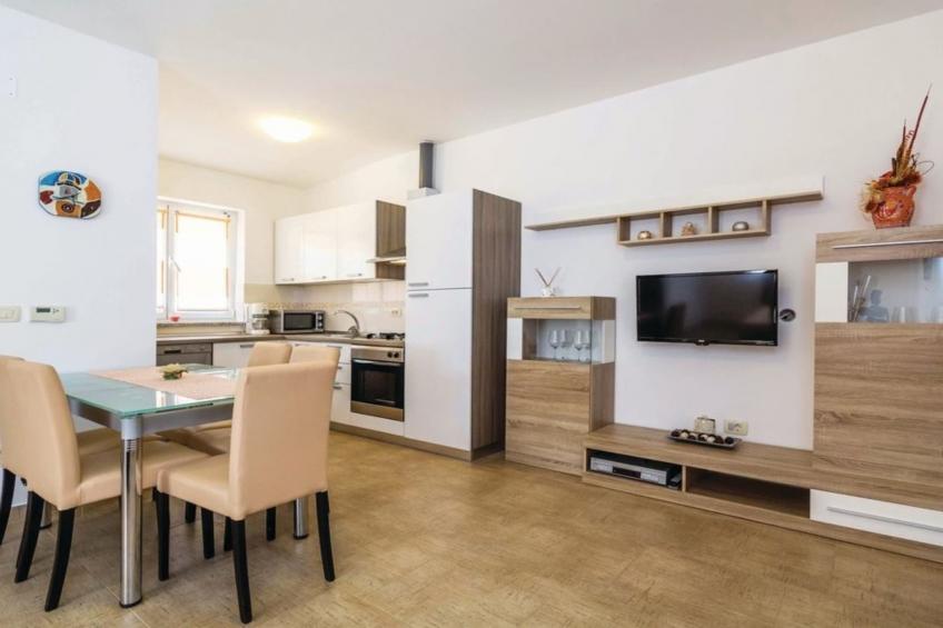 Cozy One Bedroom Apartment with Terrace - One Bedroom Apartment
