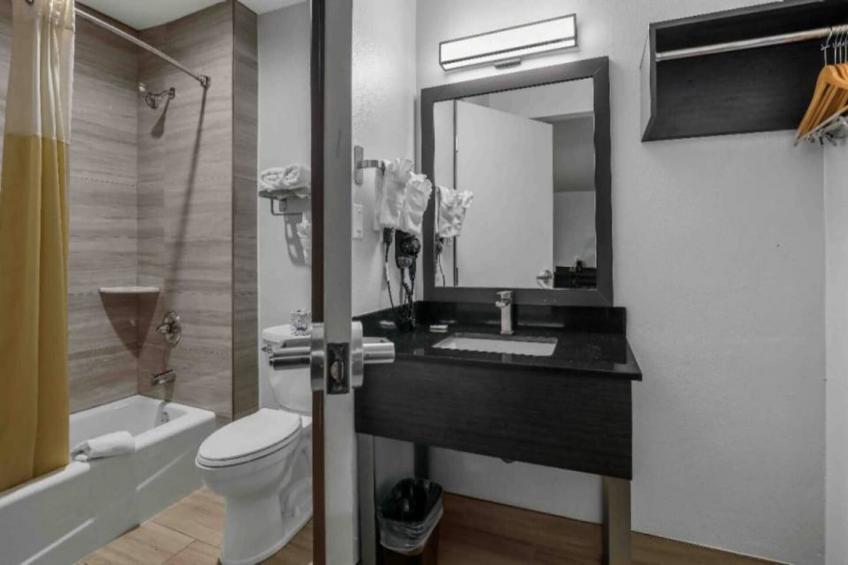2 Full Beds  Non-Smoking Micfridge - foto 6