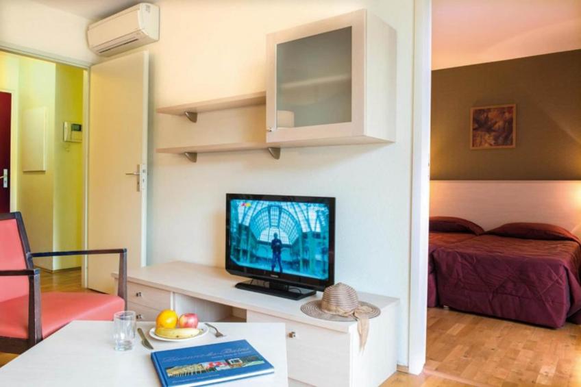 Adonis Divonne-les-Bains T2 Park side - foto 13