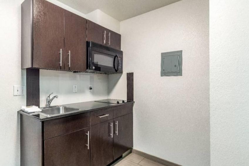 2 Full Beds  Suite Non-Smoking Kitchen - foto 24