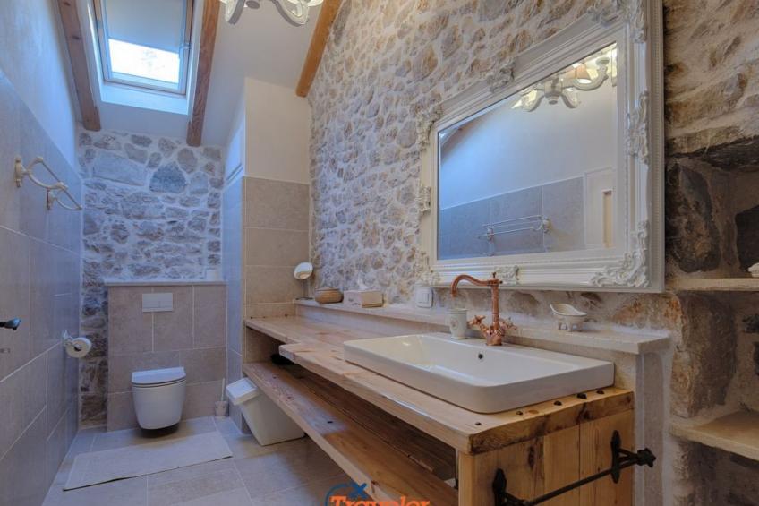 Schöne Steinvilla mit beheiztem Pool und Sauna - foto 35