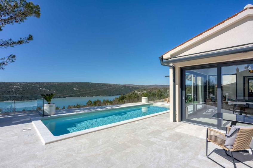 Villa met verwarmd zwembad en jacuzzi - BF-6M3YF
