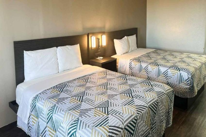 2 Queen Beds  Non-Smoking Micfridge - foto 4