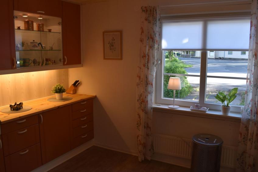 Typisch schwedisches Ferienhaus mit Garten - foto 8