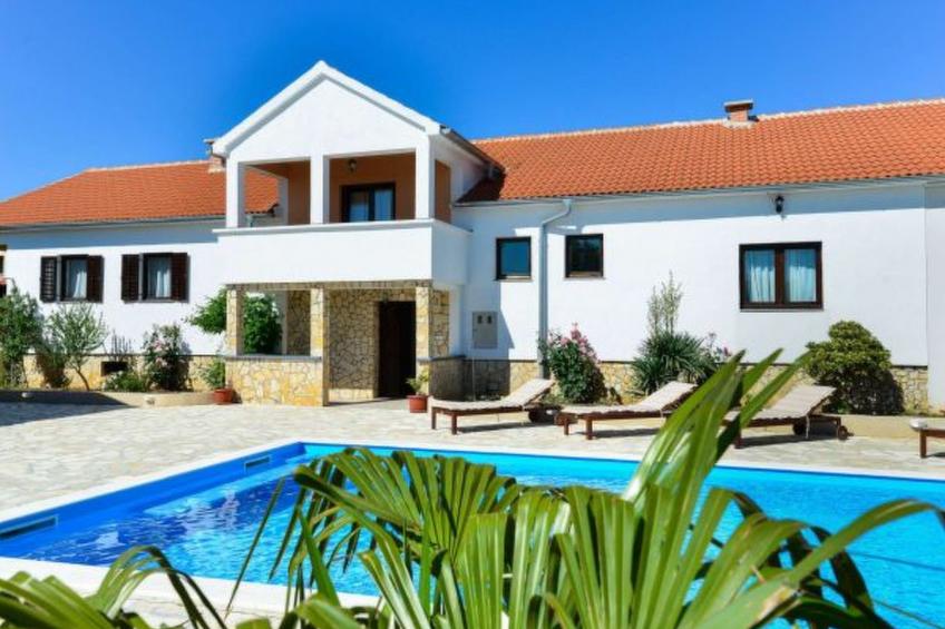 Villa Marinic with heated pool and entertainment r