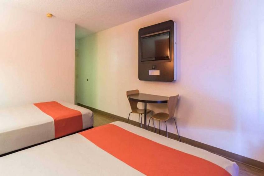 2 Full Beds  Non-smoking - foto 6