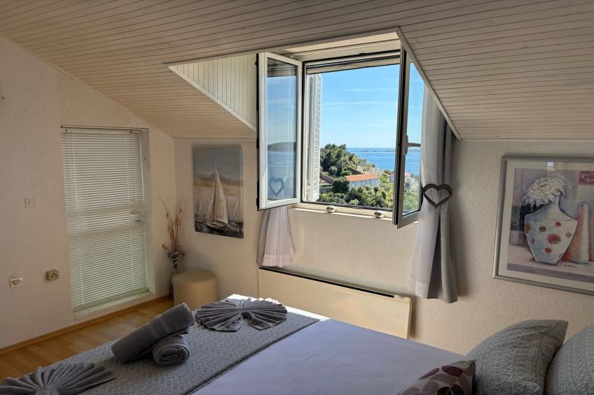 Indy's Beach Apartments -Two Bedroom Apartment with Balcony and Sea View - foto 33