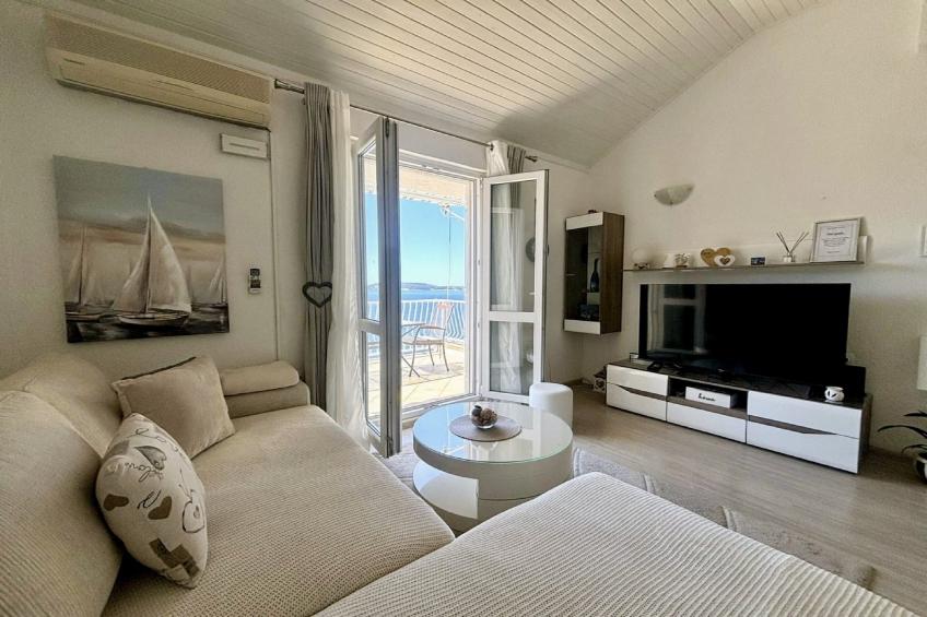 Indy's Beach Apartments -Two Bedroom Apartment with Balcony and Sea View - foto 26
