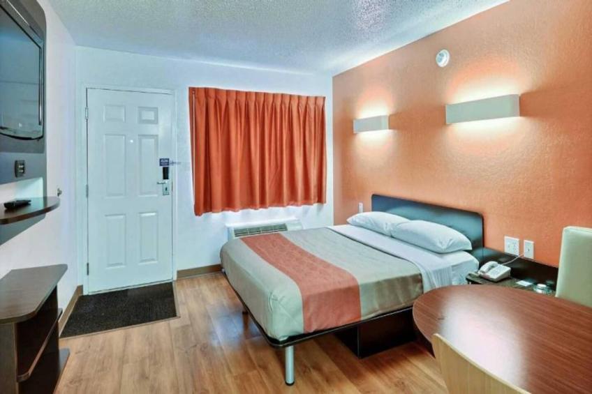 1 QUEEN BED - foto 4