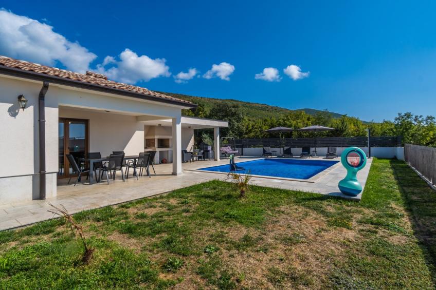 Elegantes Escape mit Pool und Panoramablick - foto 42