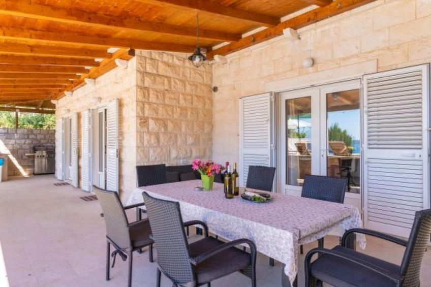 Beachfront Apartment house Hon with pool - foto 23