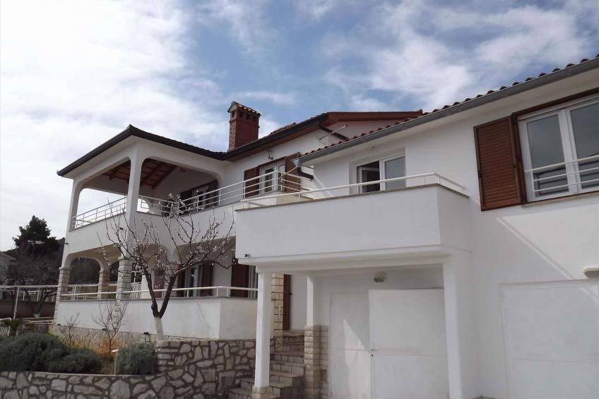Vakantiewoning met een terras, balkon en zeezicht - BF-8N88J - foto 9