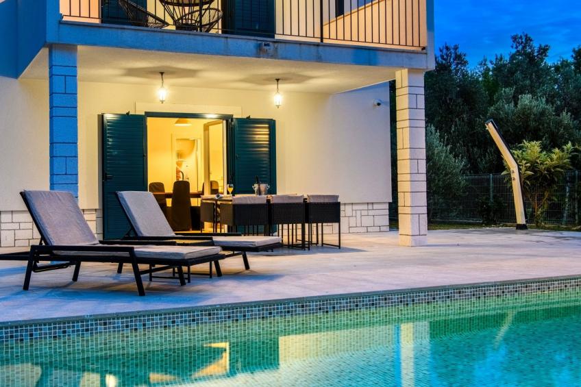 Alleinstehendes Ferienhaus mit Pool und drei Schlafzimmer - foto 7