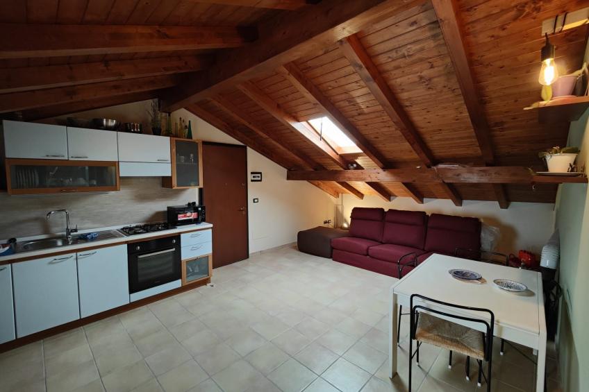 Mansardische Kommode