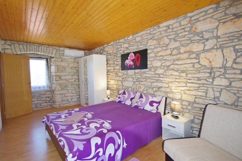 Schönes Haus mit großer grüner Umgebung, Pool - foto 15