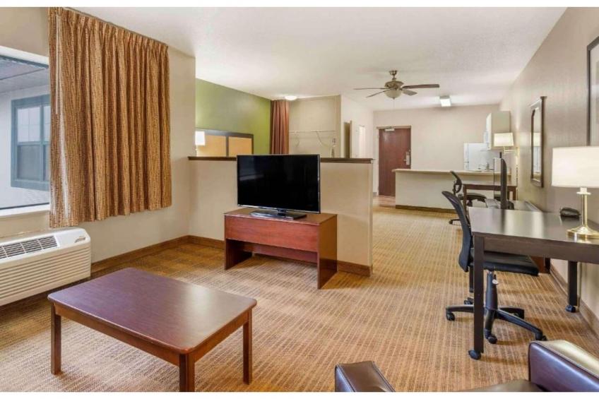 1 Queen Bed | Non-Smoking, Kitchen - foto 3