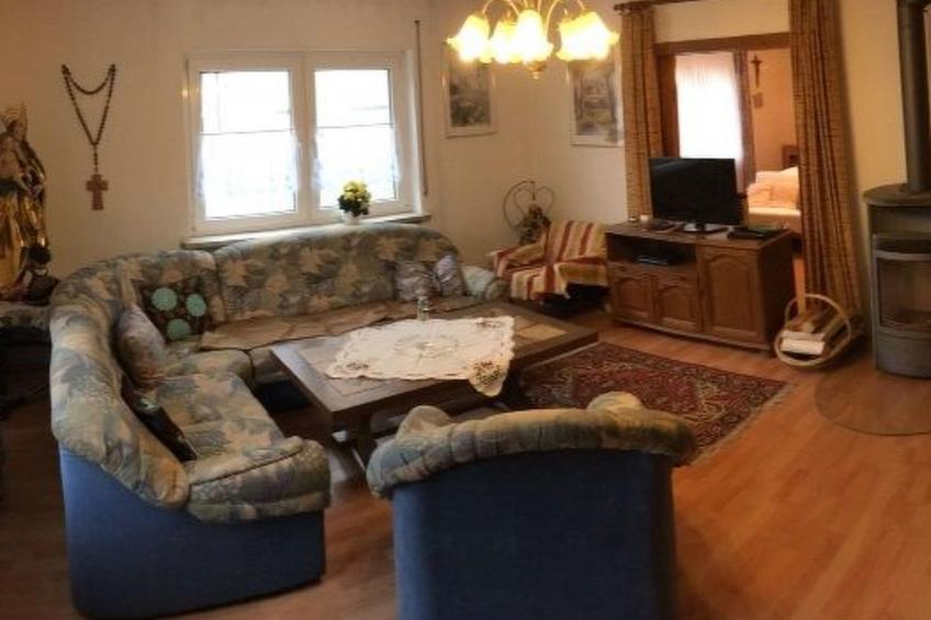 Große Ferienwohnung in Gosberg mit Terrasse, Garten und Grill