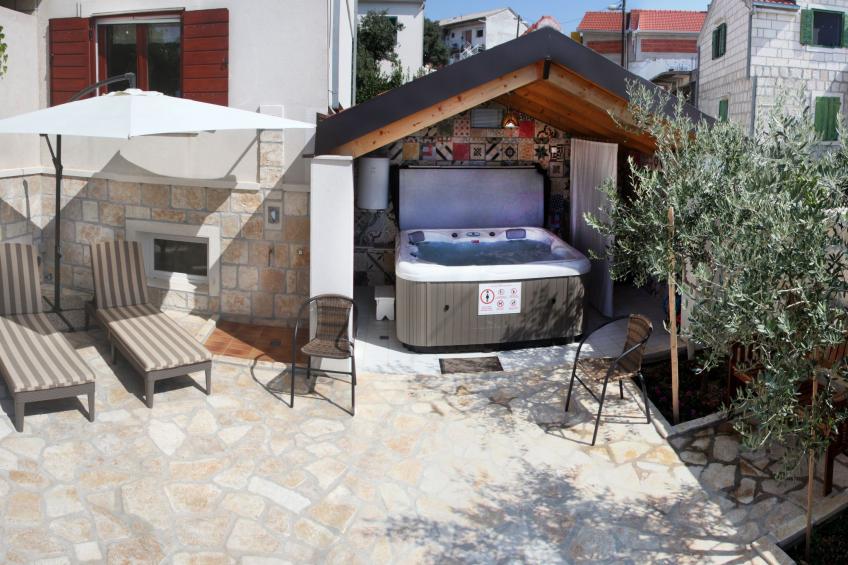 Haus in Mravince mit Whirlpool und Garten - foto 36