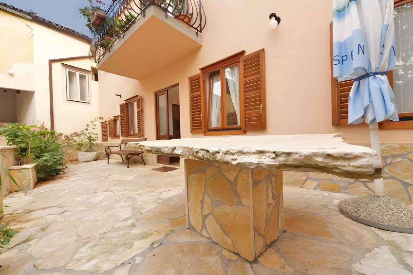 Vakantiewoning in het centrum met terras - VW-G4GD - foto 2