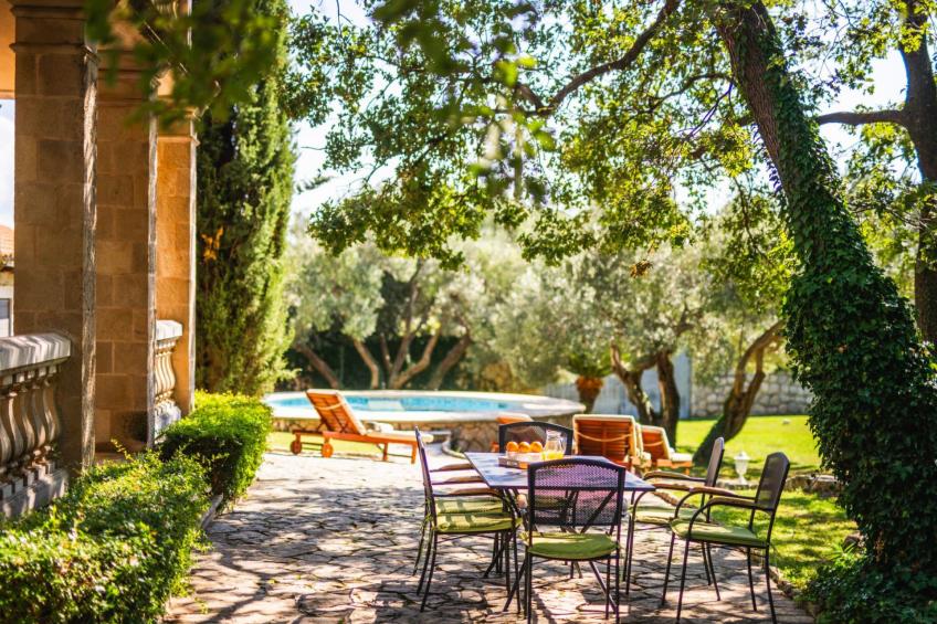 Traditionelles Steinhaus mit privatem beheiztem Pool