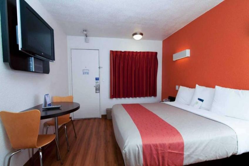 1 King Bed  Smoking - foto 2