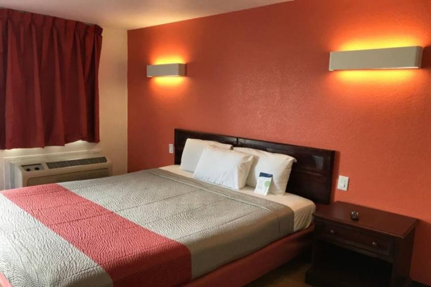1 King Bed  Non-Smoking - foto 20