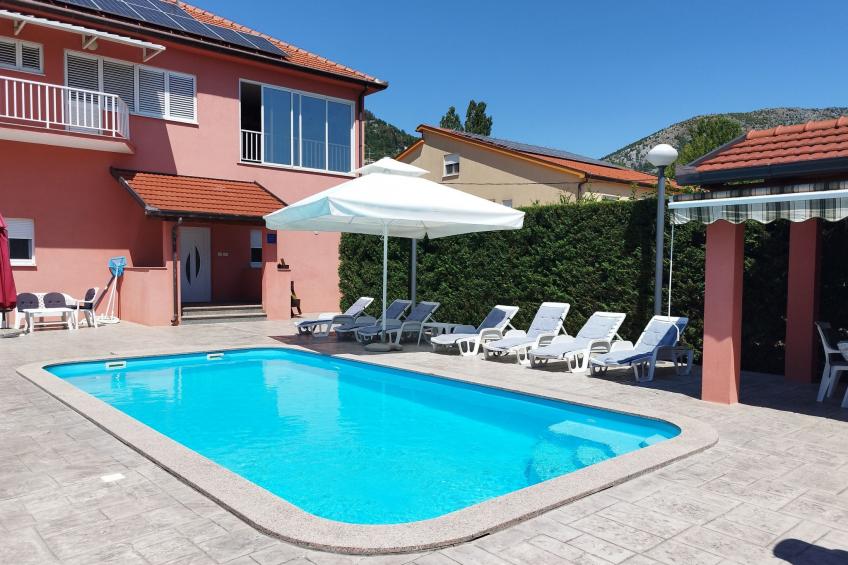 Baba Nevenka (MKA526) - foto 18