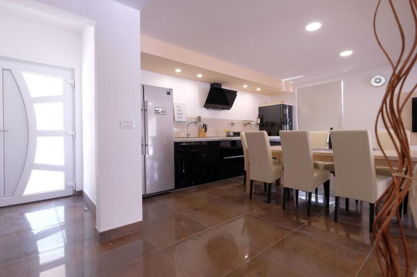 Newly built (2018), fully detached holiday villa with a private swimming pool - foto 16