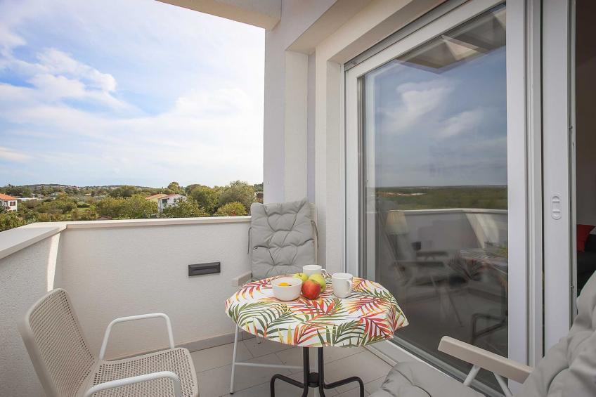 Lana Luxe - One Bedroom Apartment with Balcony - foto 17