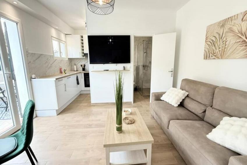 06cp - Beau T2 Super équipé Avec Terrasse - foto 21