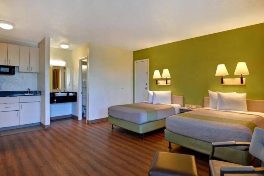 2 Queen Beds  Micfridge - foto 48