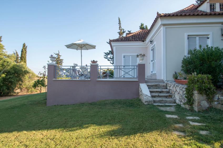 Anwesen mit Garten, Grill und Terrasse - foto 43