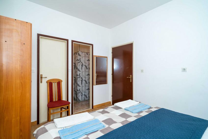 Apartments Klis -Two-Bedroom Apartment with Terrace - foto 14