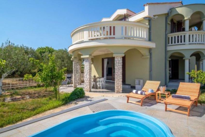 Charming Villa Rea, 8+2 with heated pool - foto 32