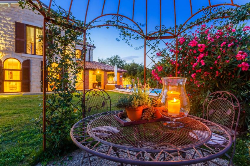 Villa Kamenica  im mediterranen Stil mit Innen- und Außenpool - foto 6